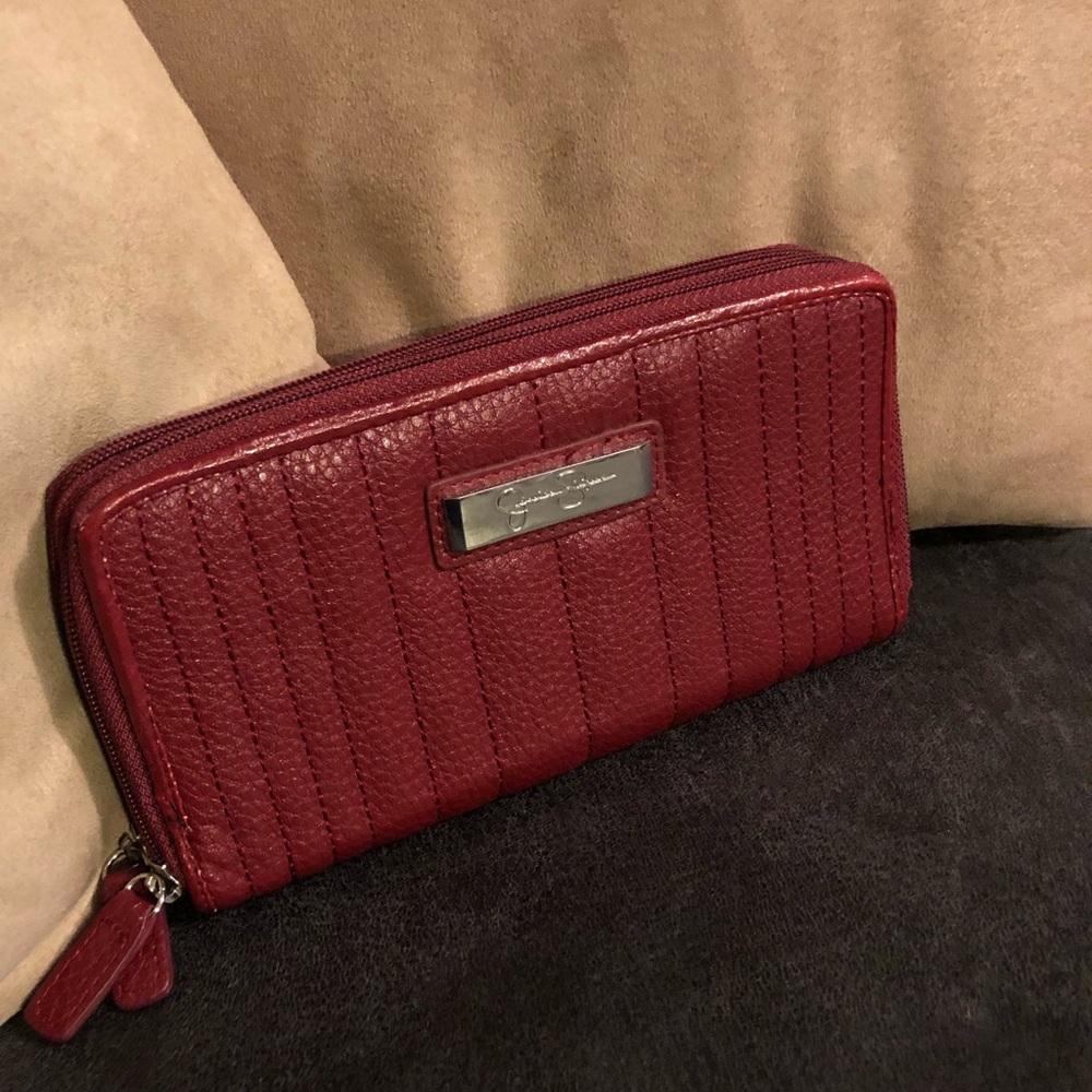 Zip around ladies wallet
